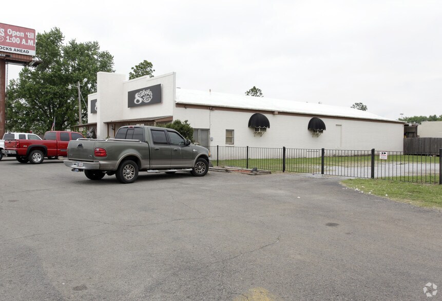 More Photos Of 1507 E 71st St, Tulsa Freestanding For Sale