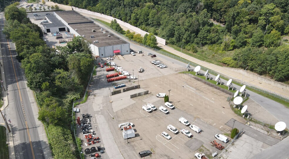 More Photos Of 1530 Chartiers Ave, Pittsburgh Warehouse For Lease