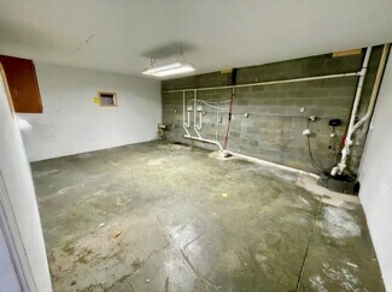More Photos Of 3507 S Holden Rd, Greensboro Unknown For Lease