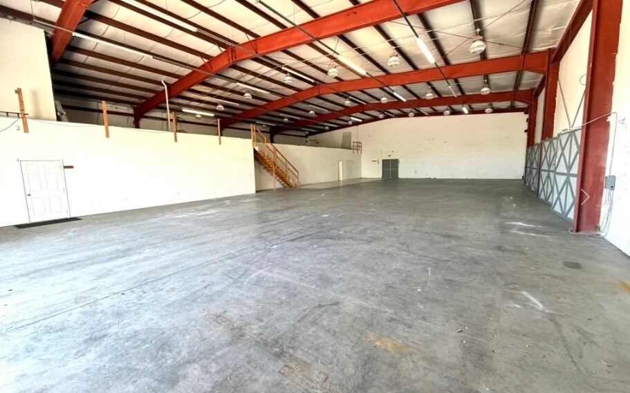 More Photos Of 4640 Gulfstarr Dr, Destin Light Distribution For Lease