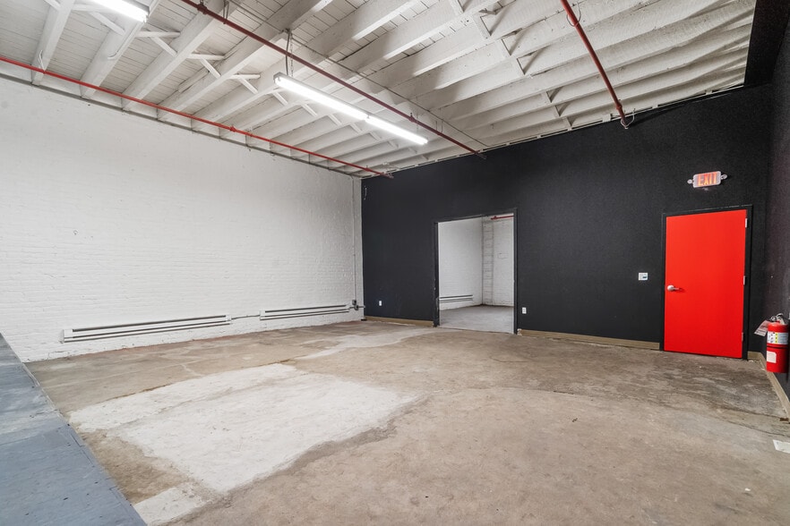 More Photos Of 327 Douglass St, Brooklyn Storefront For Lease