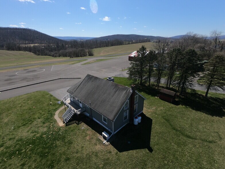 More Photos Of 600 Airport Dr, Mifflintown Flex For Sale