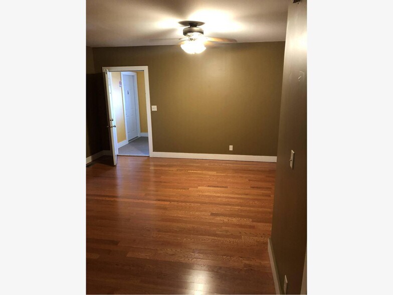 More Photos Of 801 Sixth St, Mendota Storefront Retail Residential For Sale