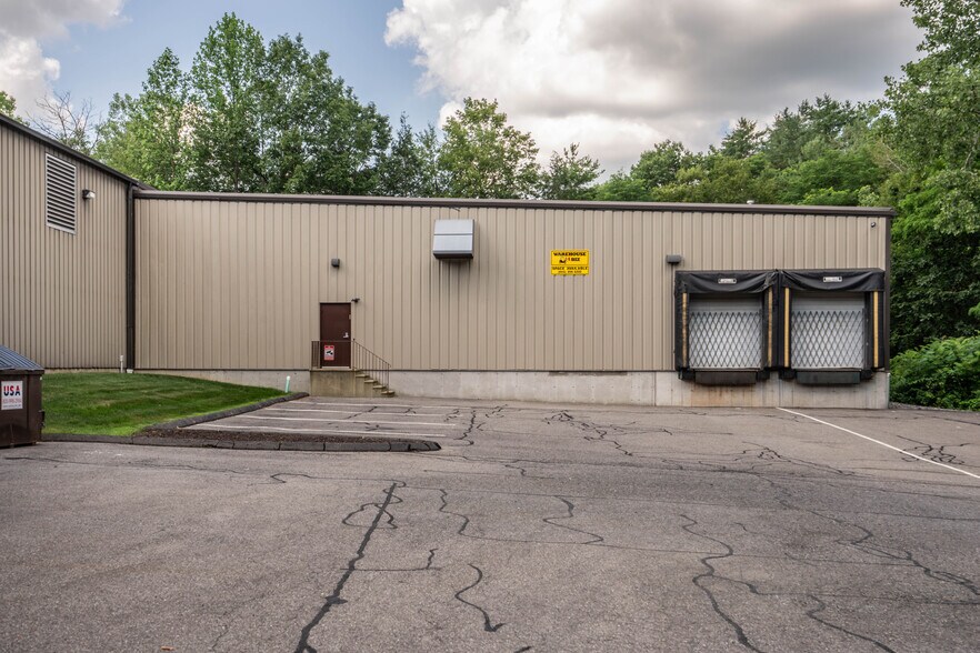 More Photos Of 299 Industrial Ln, Torrington Distribution For Lease