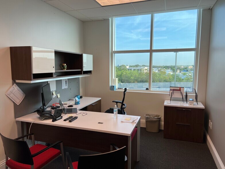 More Photos Of 999 Vanderbilt Beach Rd, Naples Office For Lease
