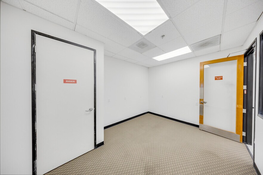 More Photos Of 67 Peters Canyon Rd, Irvine Business Park For Sale