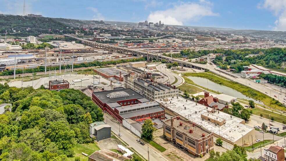 More Photos Of 1558 Waverly Ave, Cincinnati Schools For Sale