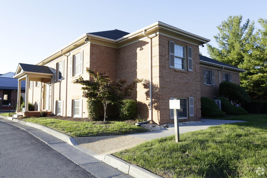 More Photos Of 1400 Amherst, Winchester Medical For Lease