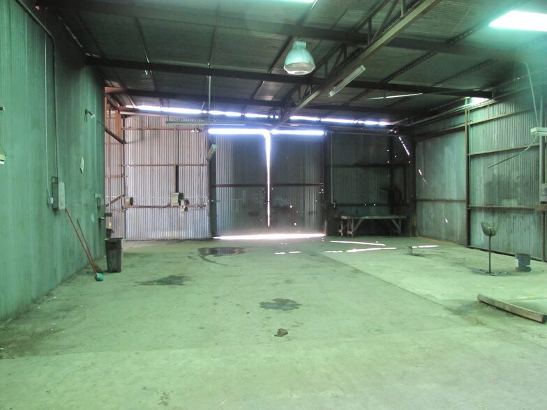 More Photos Of 4710 IH-35 South Fwy, New Braunfels Warehouse For Lease