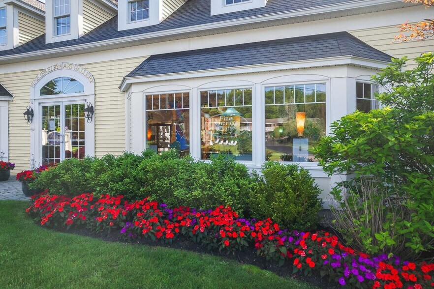 More Photos Of 307 Main St, Ogunquit Storefront For Sale