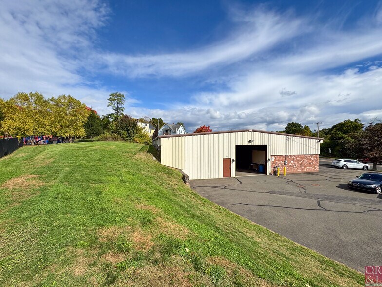 More Photos Of 980 Stanley St, New Britain Warehouse For Sale