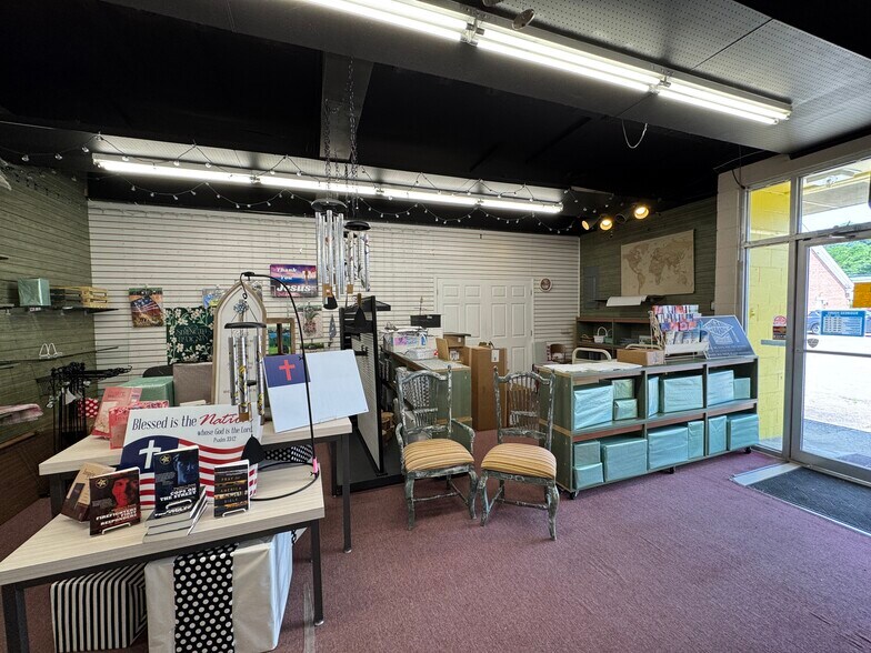 More Photos Of 416 Main St, Point Pleasant Storefront For Sale