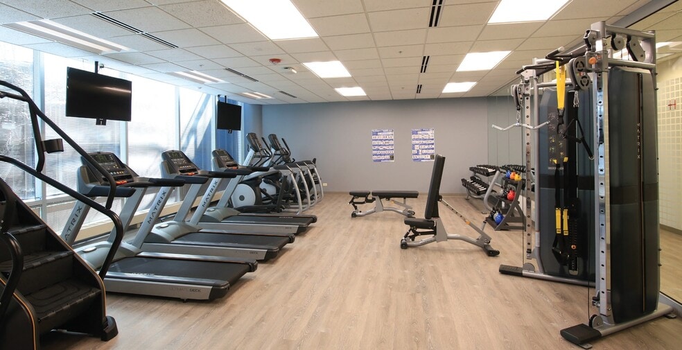 More Photos Of 3100 Sanders Rd, Northbrook Office For Lease