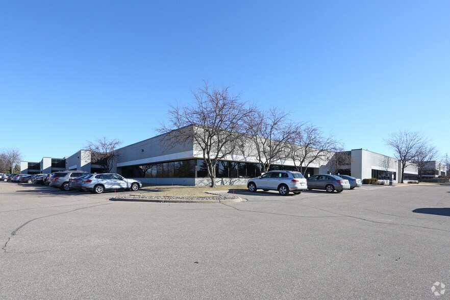 More Photos Of 10120-10140 W 76th St, Eden Prairie Flex For Lease