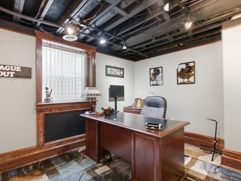 More Photos Of 35000-35008 Division Rd, Richmond Medical For Sale
