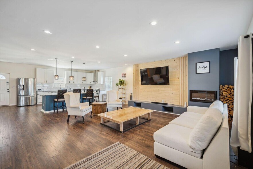 More Photos Of 4677 E Livingston Ave, Columbus Specialty For Sale