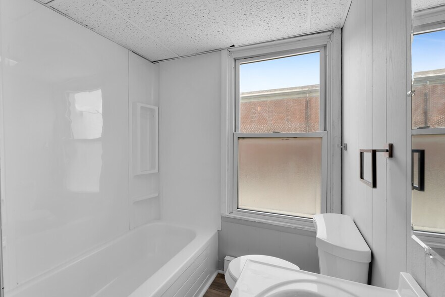 More Photos Of 52 W Ludlow St, Summit Hill Apartments For Sale