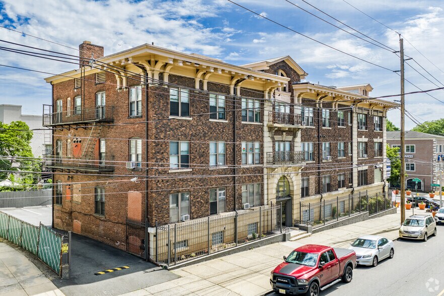 More Photos Of 638 Mount Prospect Ave, Newark Apartments For Sale