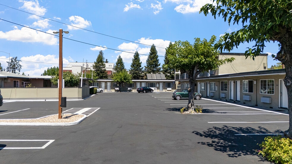 More Photos Of 1736 Santa Rosa Ave, Santa Rosa Hotel For Sale