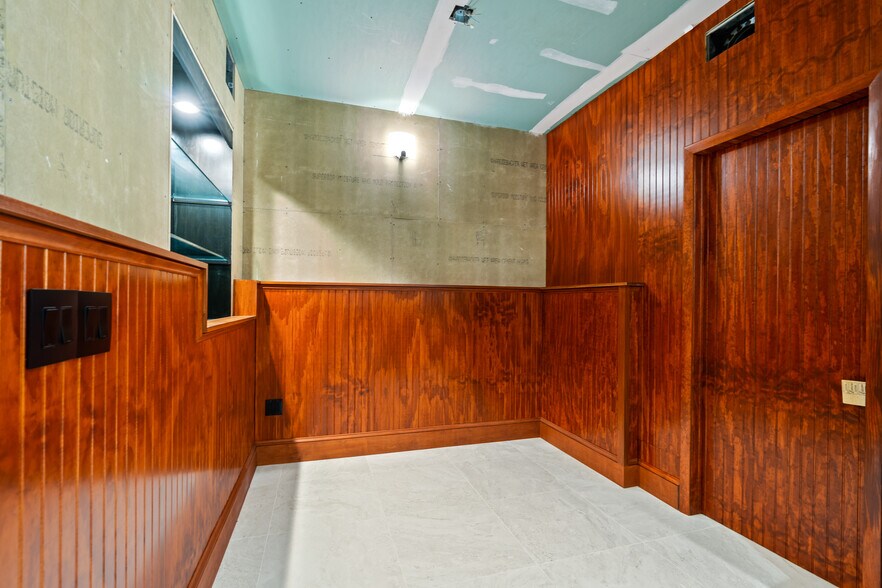 More Photos Of 974 S Nova Rd, Ormond Beach Industrial For Sale