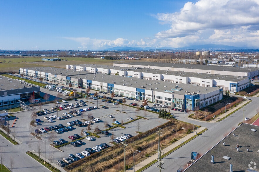 More Photos Of 6901 72nd St, Delta Warehouse For Lease