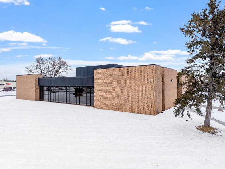 Primary Photo Of 231 NE County Road 10, Blaine Bank For Sale