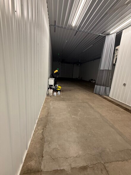 More Photos Of 2318 Ridge Rd, Eau Claire Warehouse For Lease