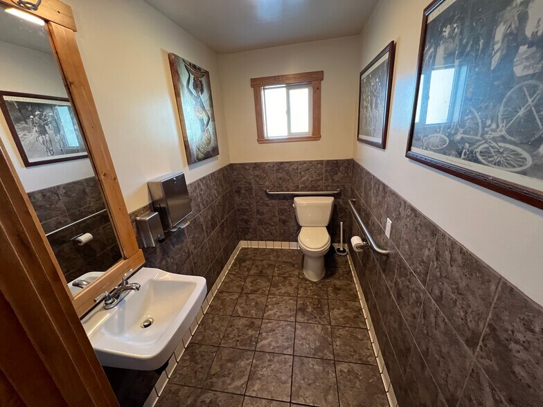 More Photos Of 963 3rd St, South Lake Tahoe Office Residential For Sale