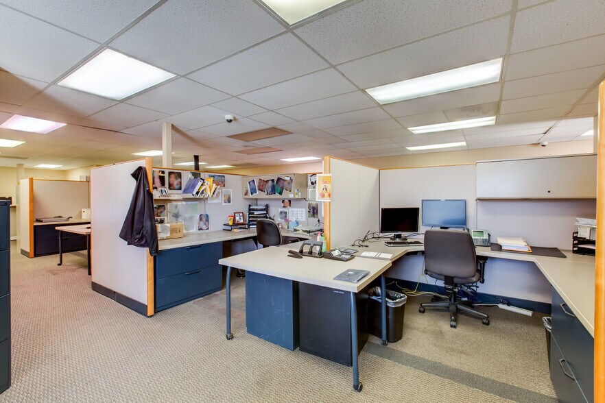 More Photos Of 7399 S Tucson Way, Centennial Flex For Lease