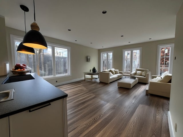 More Photos Of 9 Gwynne Av, Ottawa Apartments For Sale