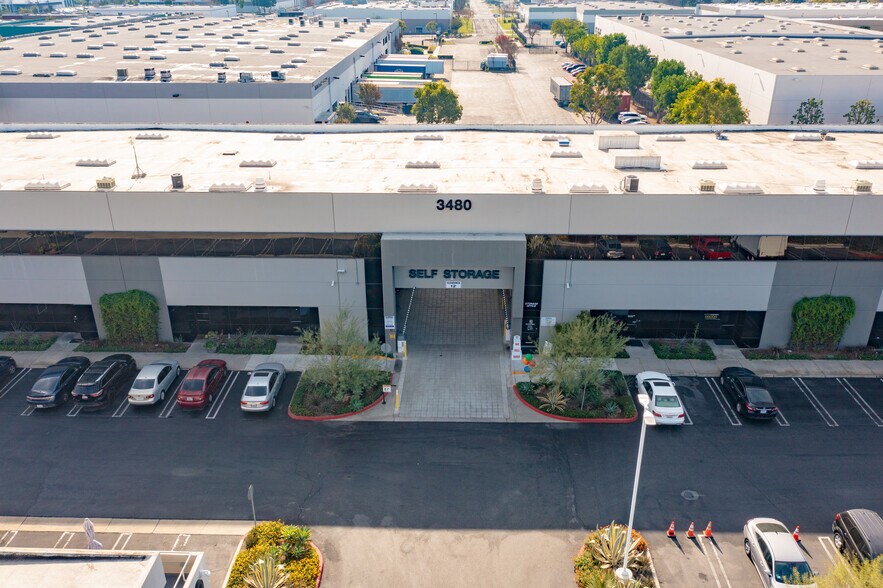 More Photos Of 3480 W Warner Ave, Santa Ana Warehouse For Lease