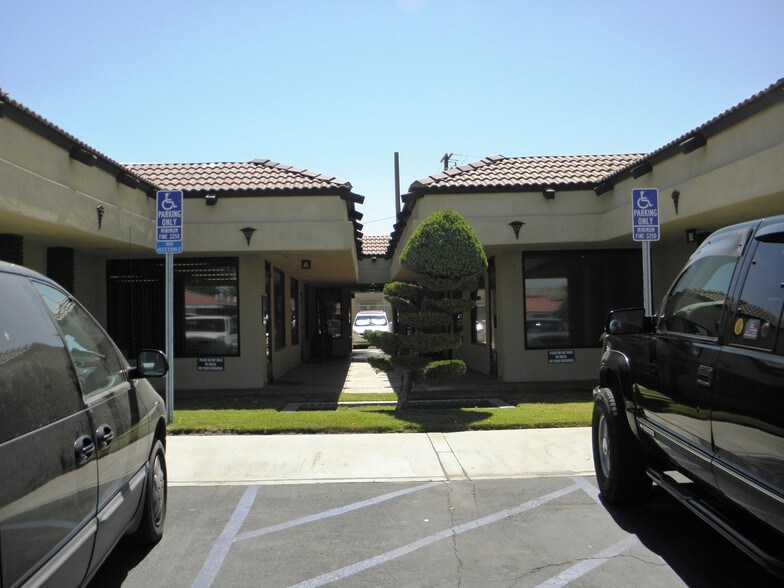 More Photos Of 16017 Tuscola Rd, Apple Valley Medical For Lease