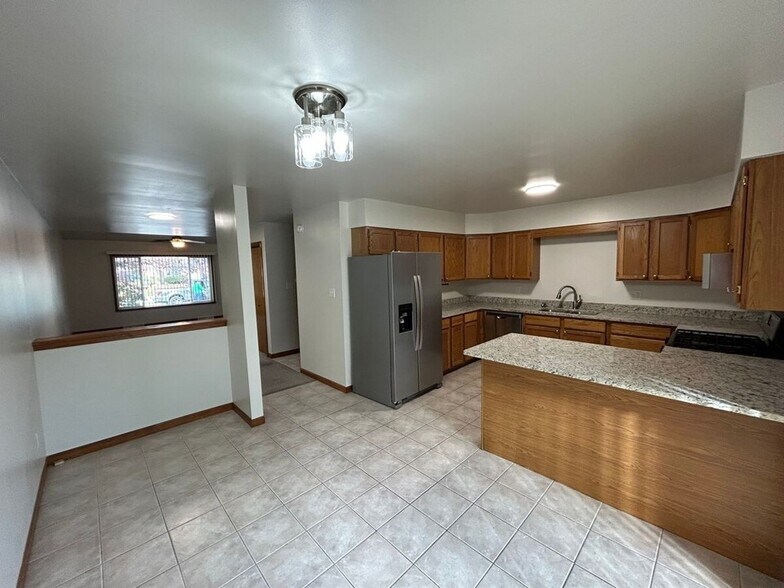 More Photos Of 1230 Lake Charles Ave, Porter Apartments For Sale