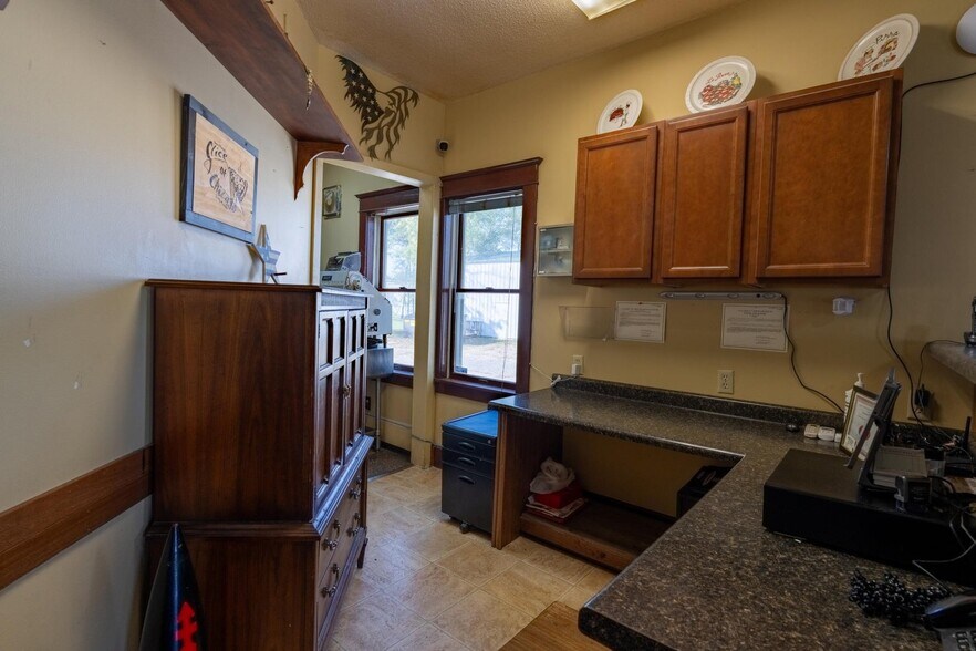 More Photos Of 507 W Wisconsin St, Sparta Flex For Sale