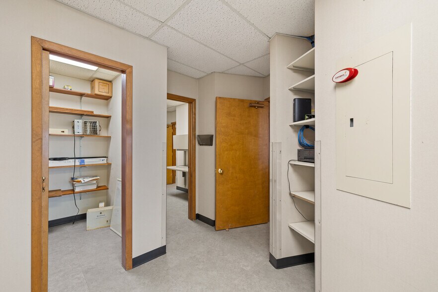 More Photos Of 2050 W Fourth St, Mansfield Medical For Lease