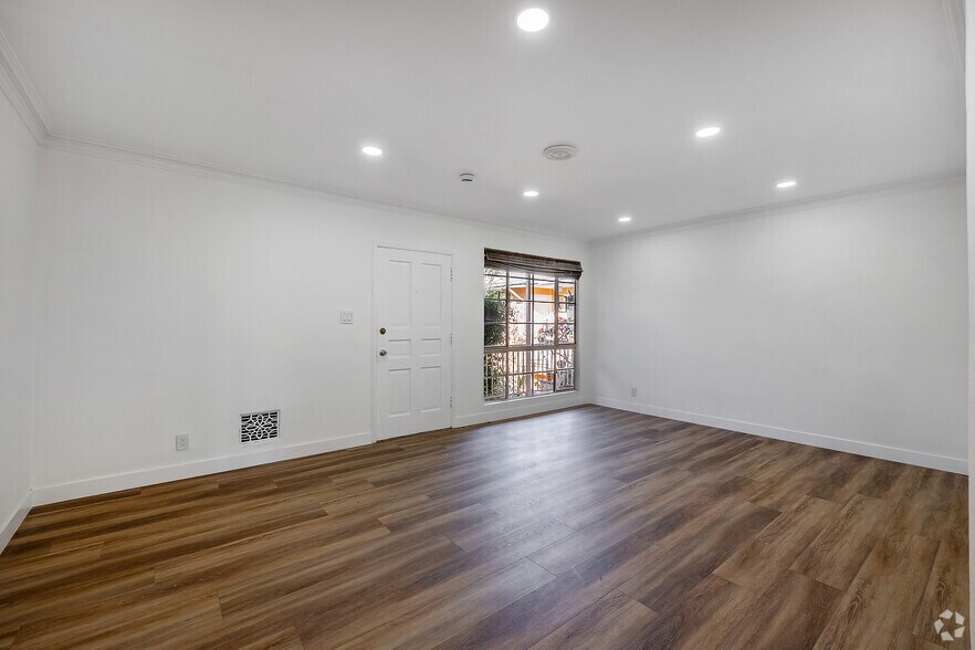 More Photos Of 1260 N Hayworth Ave, West Hollywood Apartments For Sale