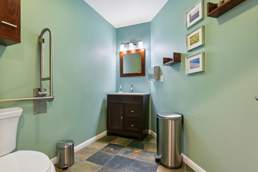 More Photos Of 65 Sachem St, Norwich Medical For Sale
