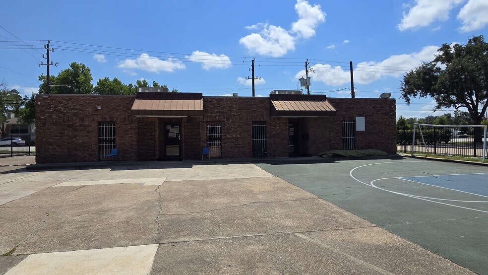 More Photos Of 730 Fm-1959 Rd, Houston Office For Sale