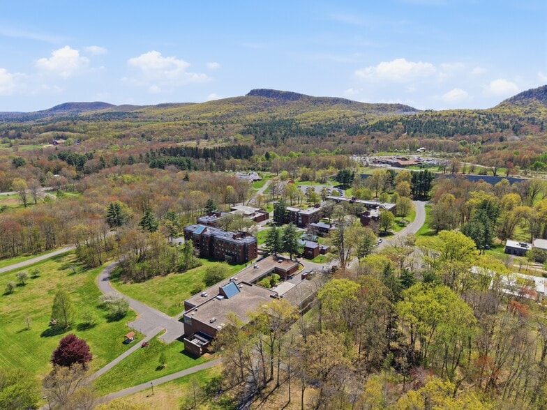 More Photos Of 893 West St, Amherst Schools For Sale