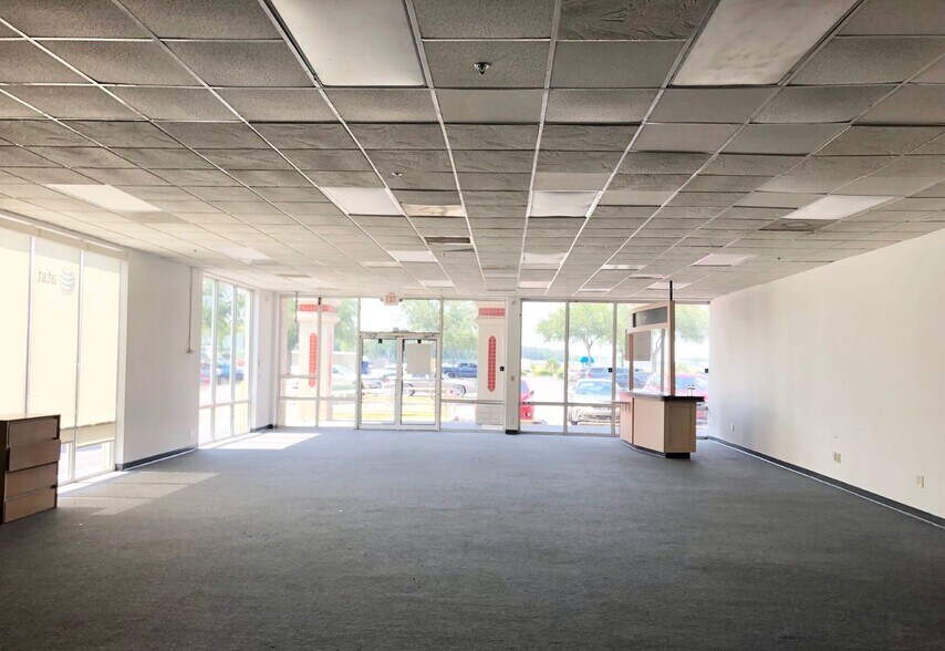 More Photos Of 10730-10750 Atlantic Blvd, Jacksonville Unknown For Lease