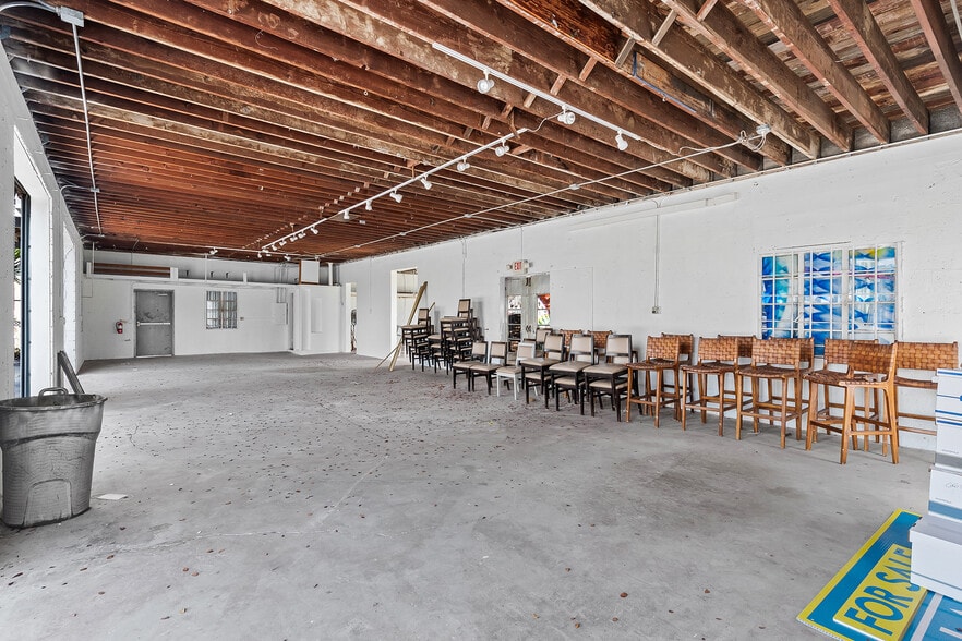 More Photos Of 810 NE 4th Ave, Fort Lauderdale Storefront Retail Office For Lease