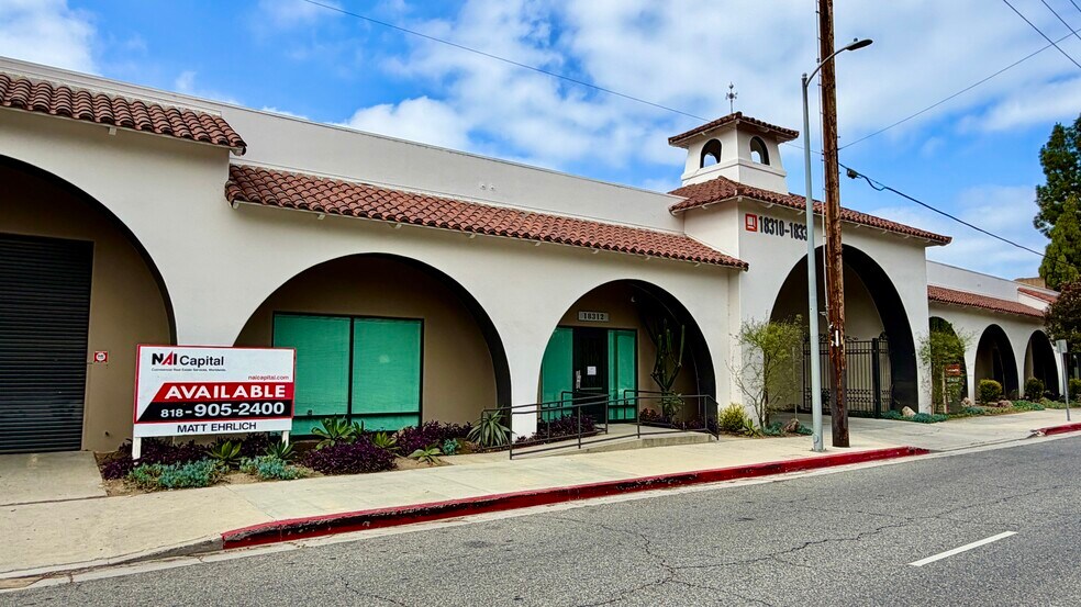 More Photos Of 18320-18330 Oxnard St, Tarzana Unknown For Lease