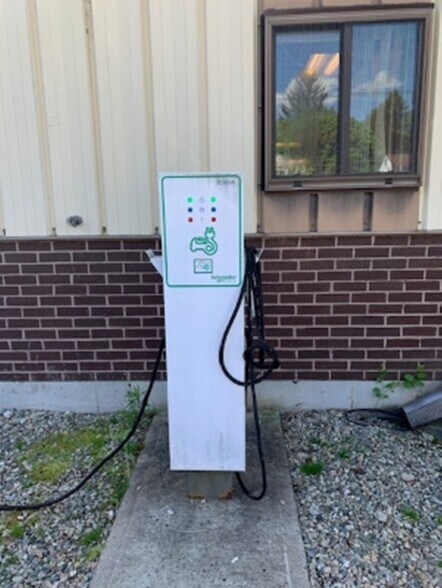 More Photos Of 190 Pleasant St, Ashland Light Manufacturing For Sale