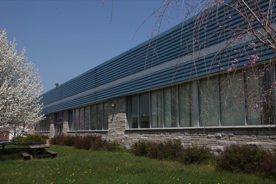 More Photos Of 59-71 Page Park Dr, Poughkeepsie Warehouse For Lease