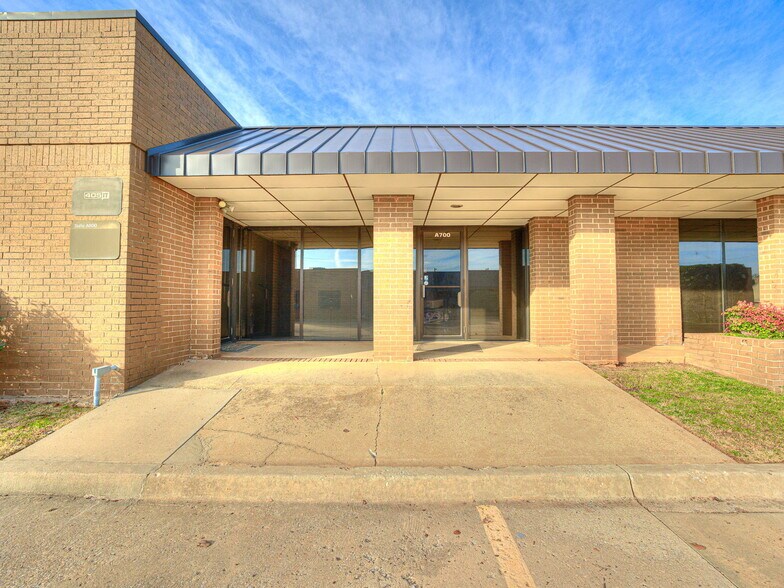 More Photos Of 11100 Stratford Dr, Oklahoma City Loft Creative Space For Sale