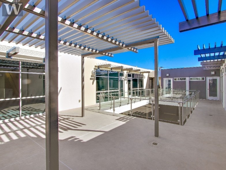 More Photos Of 601 Cypress Ave, Hermosa Beach Light Distribution For Lease