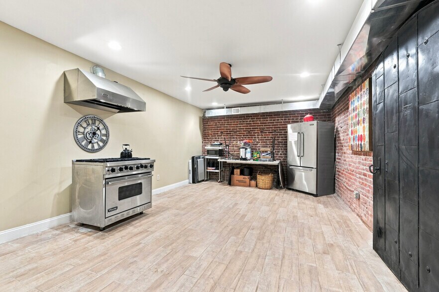 More Photos Of 5928 Master St, Philadelphia Specialty For Sale