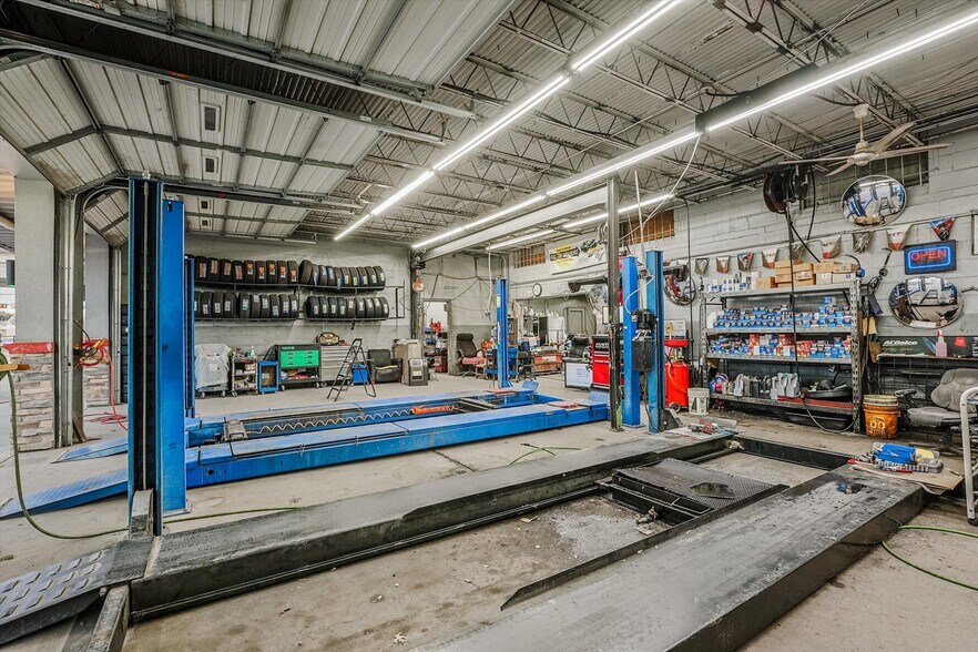 More Photos Of 109 N Story Rd, Irving Service For Sale