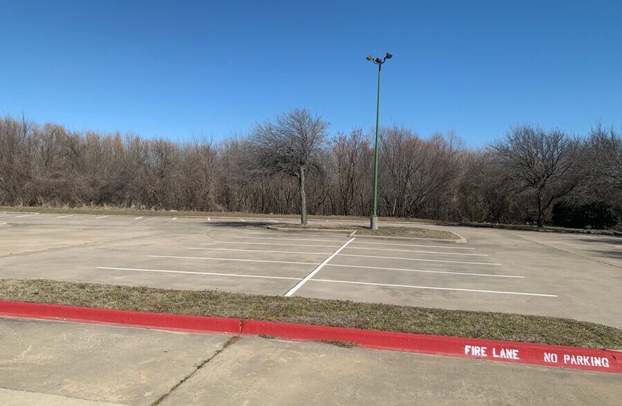 More Photos Of 2290 S Stemmons Fwy, Lewisville Restaurant For Sale