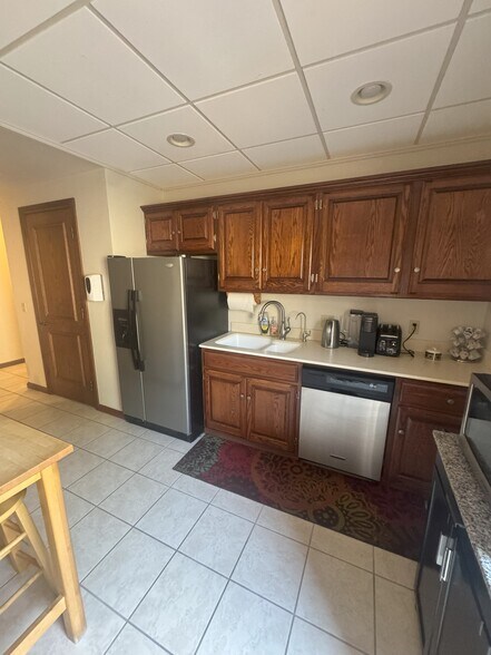 More Photos Of 13308 N Macarthur Blvd, Oklahoma City Office For Sale